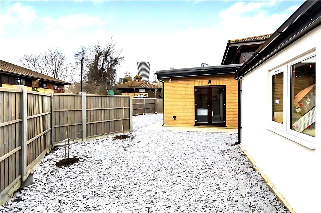Property photo 2 of 14 Picture No. 02