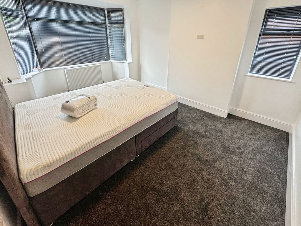 Property photo 2 of 8 Bedroom