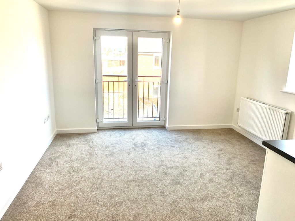 Property photo 3 of 7 Living Room