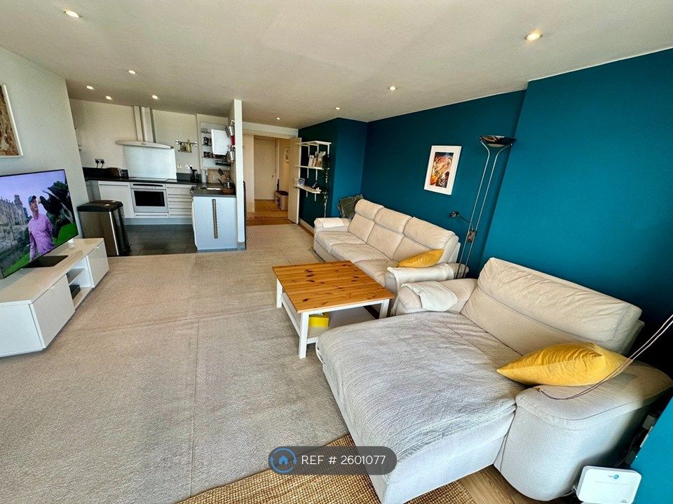 Property photo 1 of 6 Livingroom