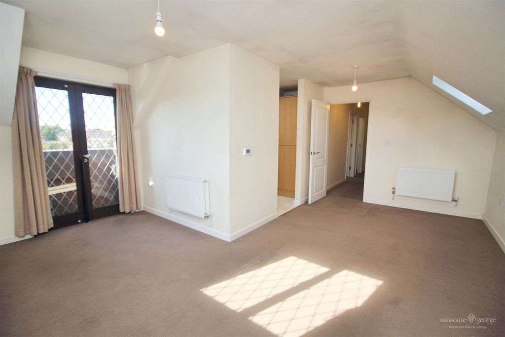 Property photo 3 of 10 Living Room