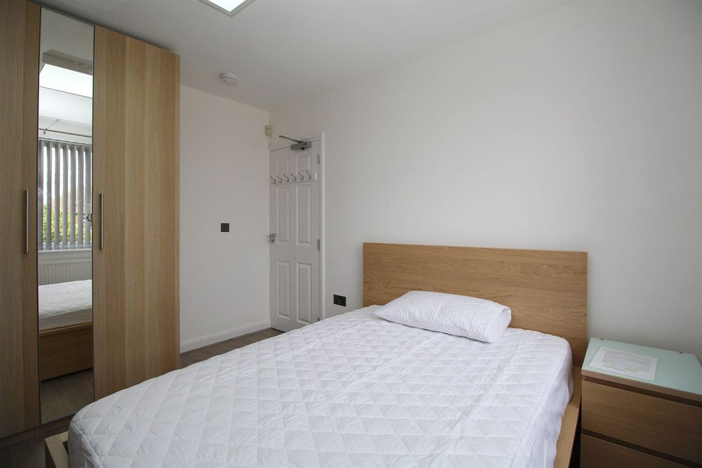 Property photo 2 of 22 Bedroom