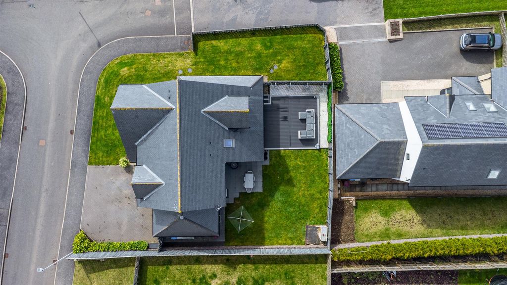 Property photo 3 of 27 Broadleaf Court-4.Jpg