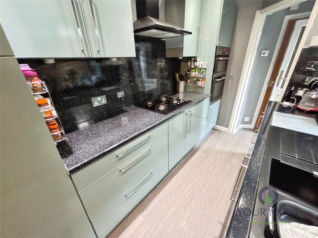 Property photo 2 of 17 Kitchen
