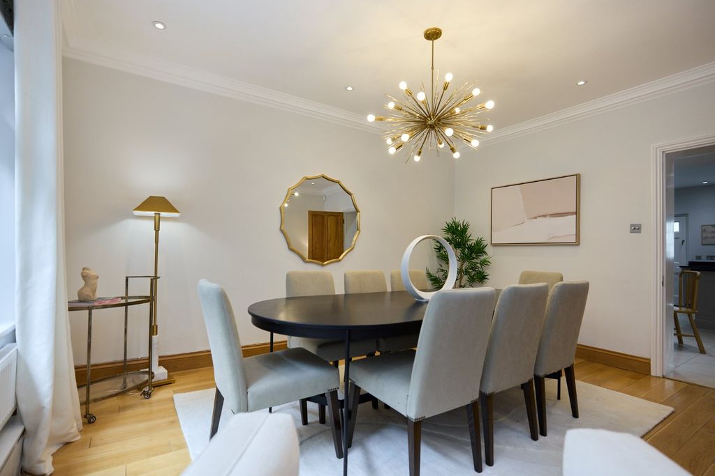 Property photo 2 of 29