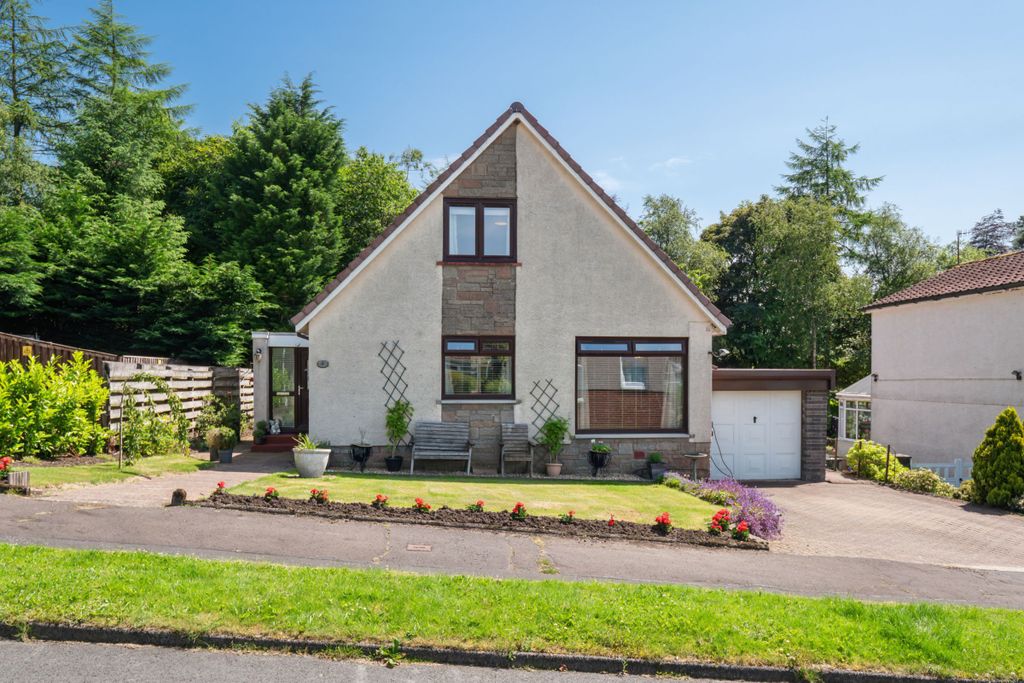 Property photo 2 of 41