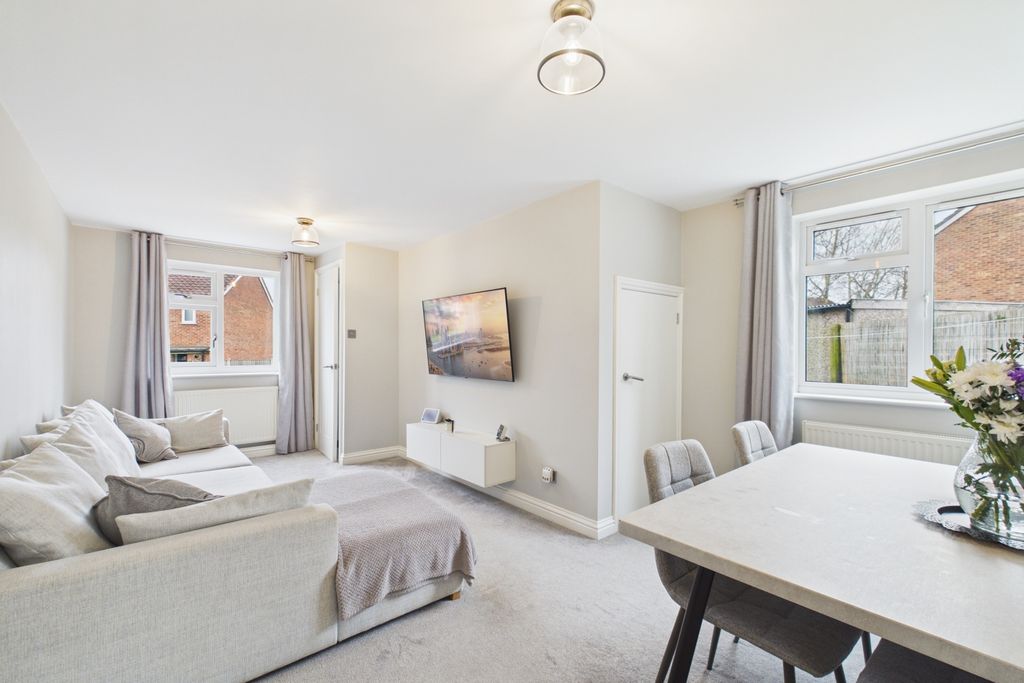 Property photo 1 of 14 Cam02279G0-Pr0064-Still012