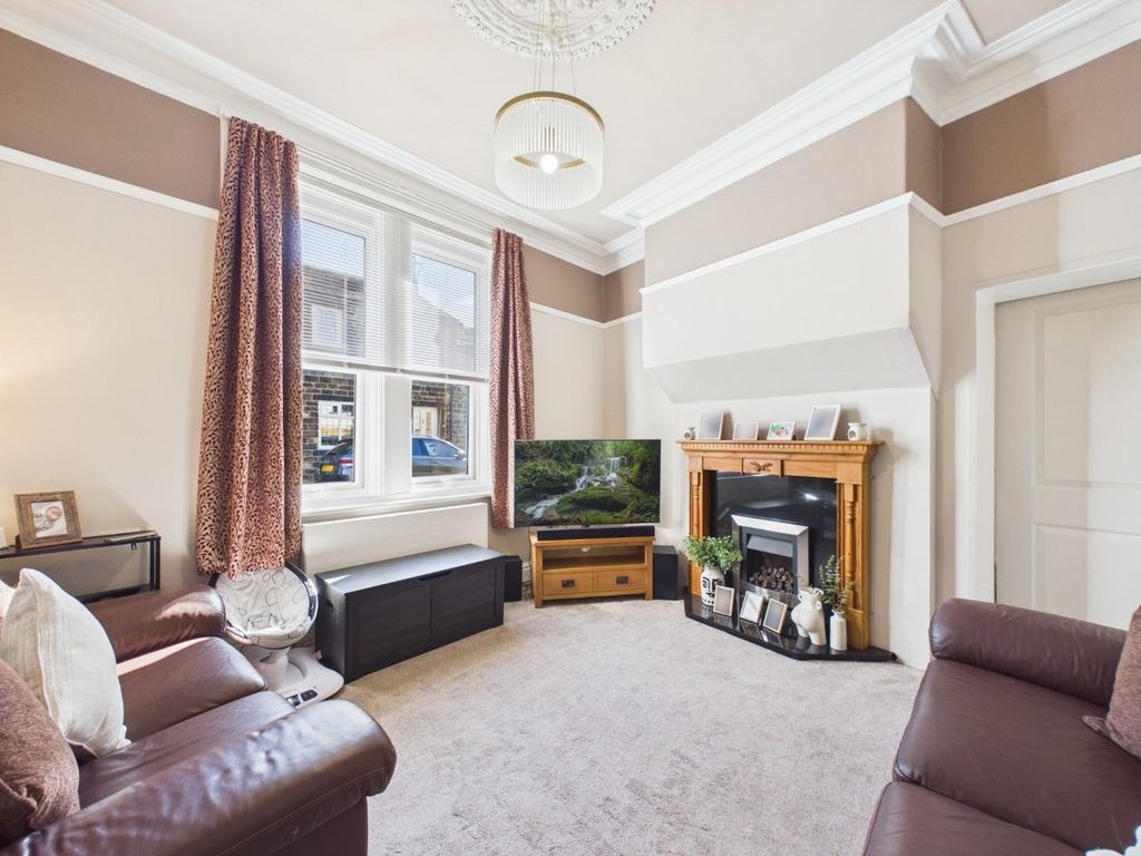 Property photo 3 of 23 Cam01268G0-Pr0516-Still005.Jpg