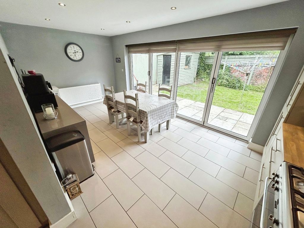 Property photo 3 of 16 Picture No. 15