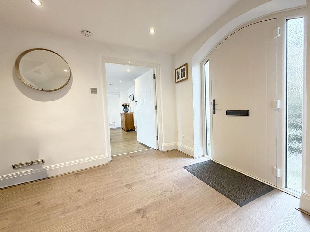 Property photo 3 of 26