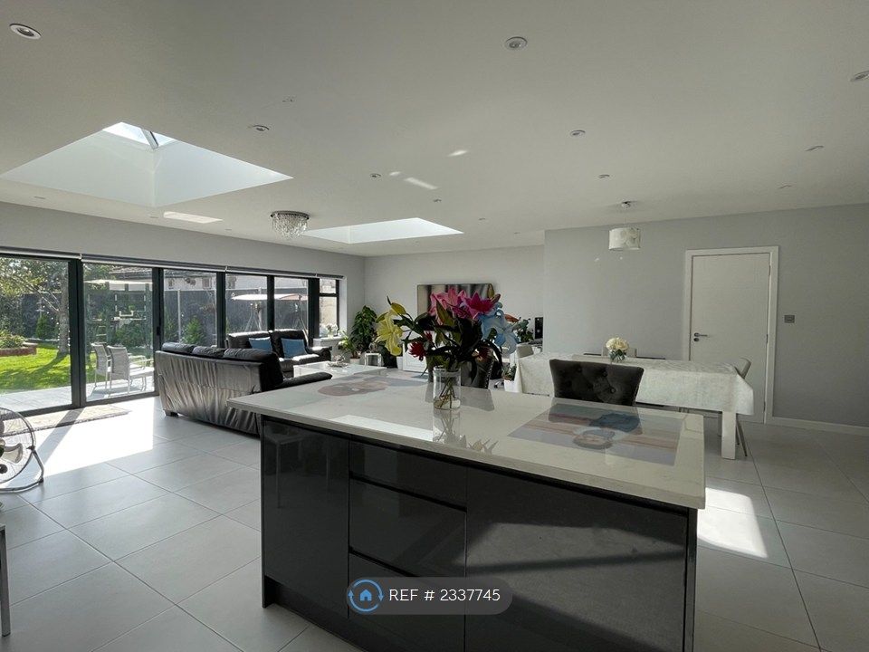 Property photo 3 of 9 Dinning Area