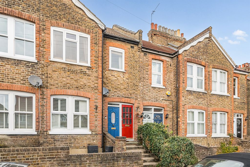 Property photo 1 of 12