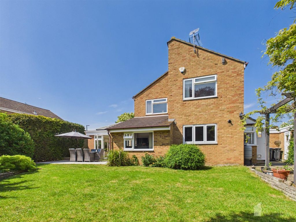 Property photo 2 of 17