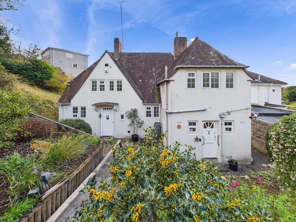 Property photo 2 of 26