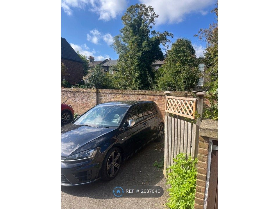 Property photo 2 of 13 Parking Spot