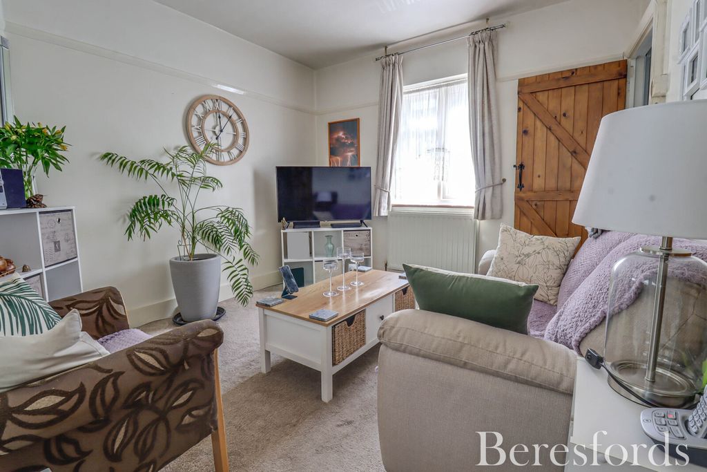 Property photo 2 of 17 Picture No. 02