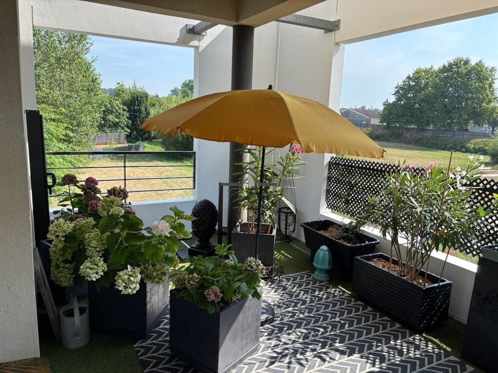Property photo 1 of 10 Apartment For Sale In Saint-André-De-Cubzac