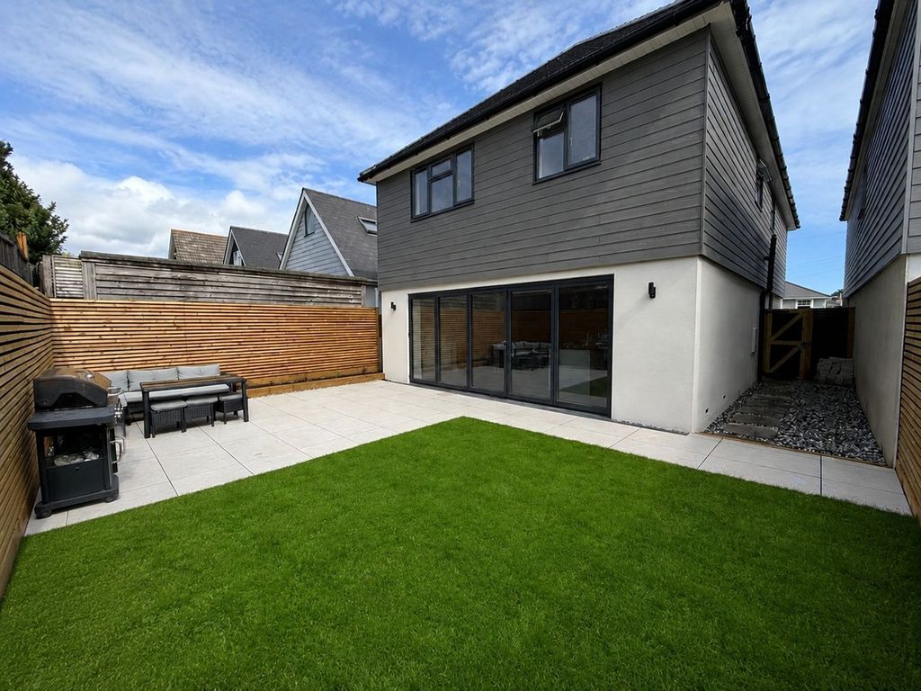 Property photo 2 of 35