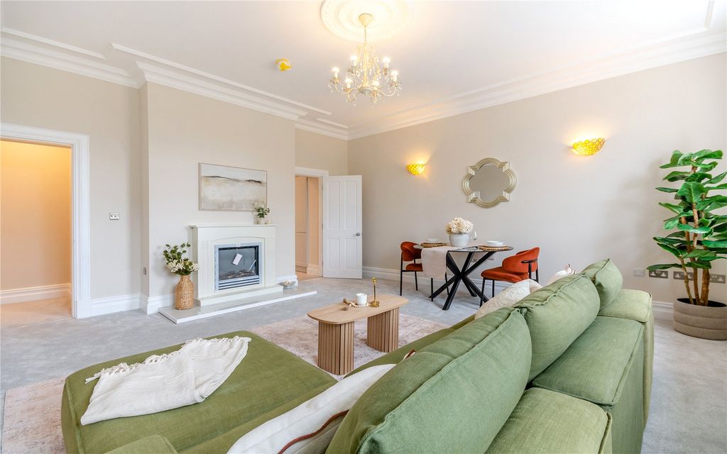Property photo 3 of 10 Sitting Room