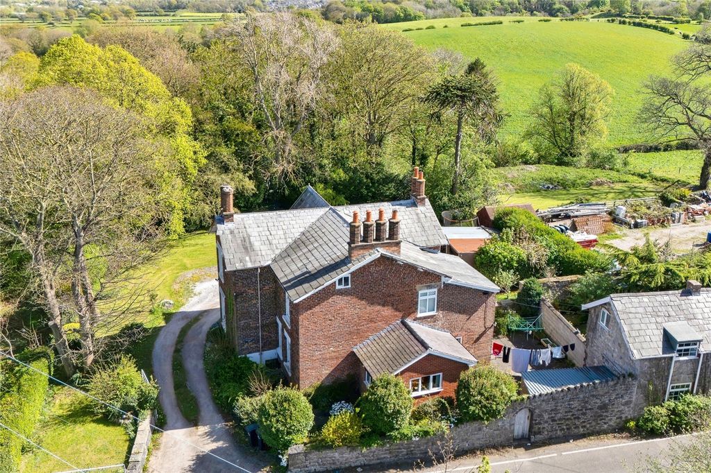 Property photo 2 of 42 Picture No. 05