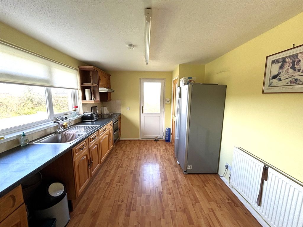 Property photo 3 of 16 Picture No. 23