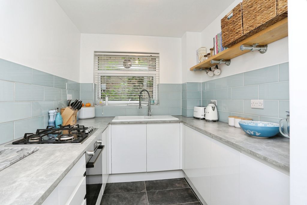 Property photo 2 of 20 Kitchen
