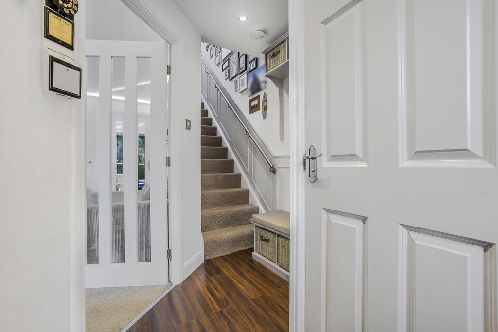 Property photo 3 of 28 Entrance Hallway