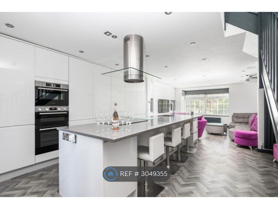 Property photo 1 of 31 Open Plan Kitchen & Living Room