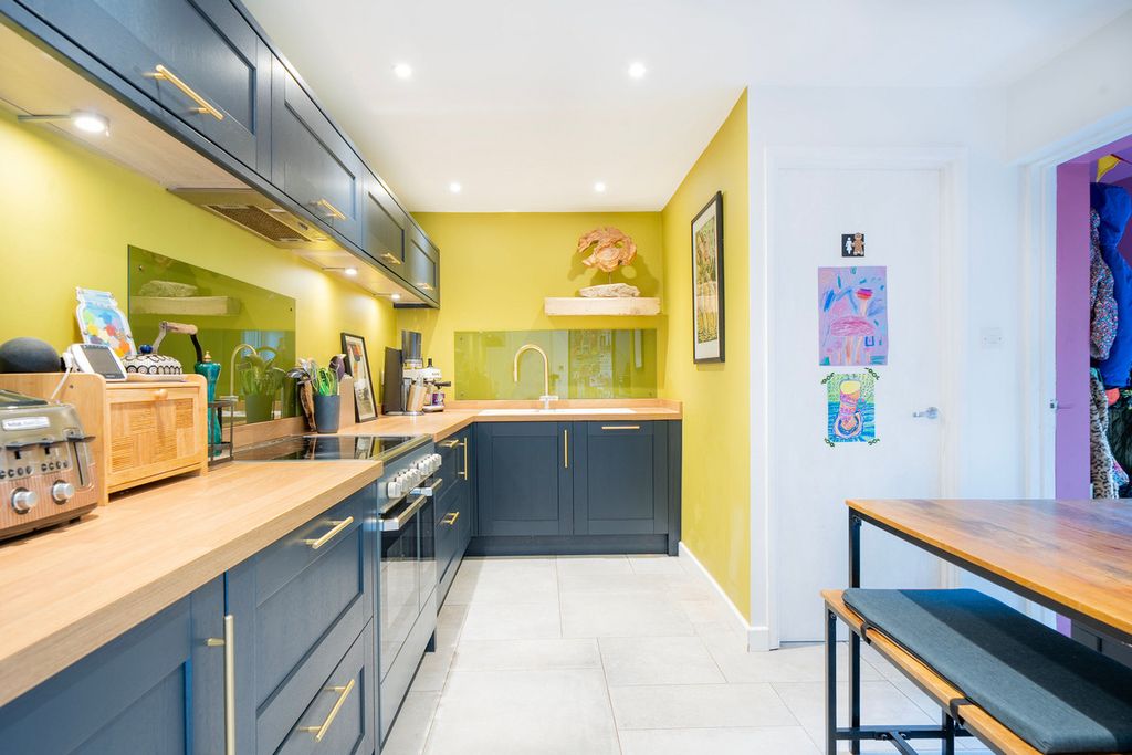 Property photo 3 of 22