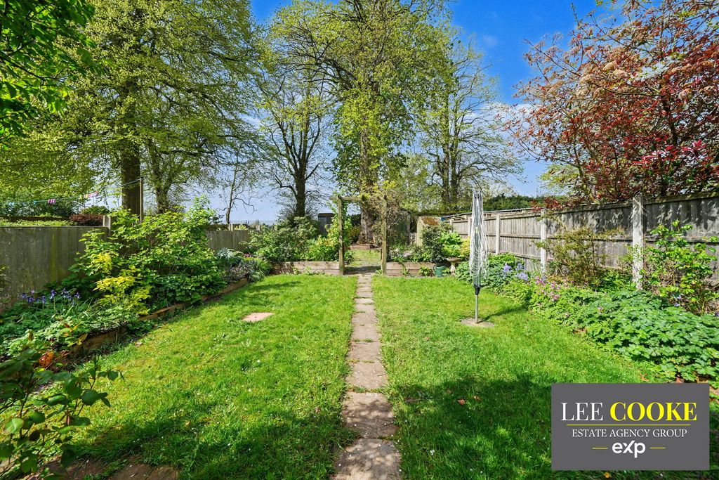 Property photo 2 of 33