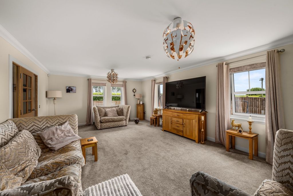 Property photo 2 of 26