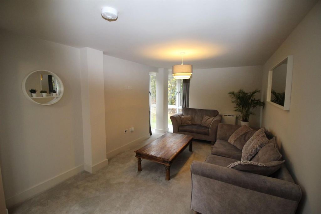 Property photo 3 of 11