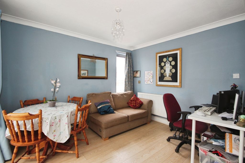Property photo 3 of 17 Photo