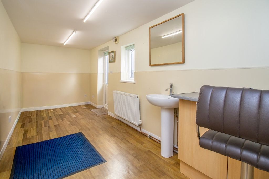 Property photo 1 of 7 Img_7579