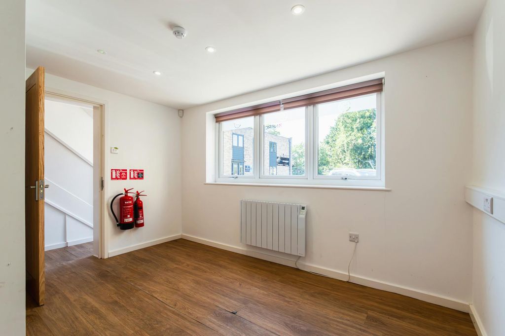 Property photo 3 of 8 6.Jpg