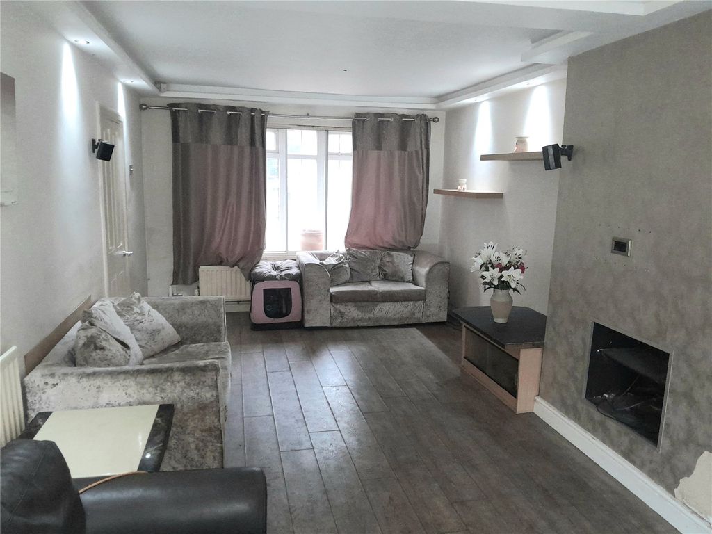 Property photo 3 of 13 Picture No. 05