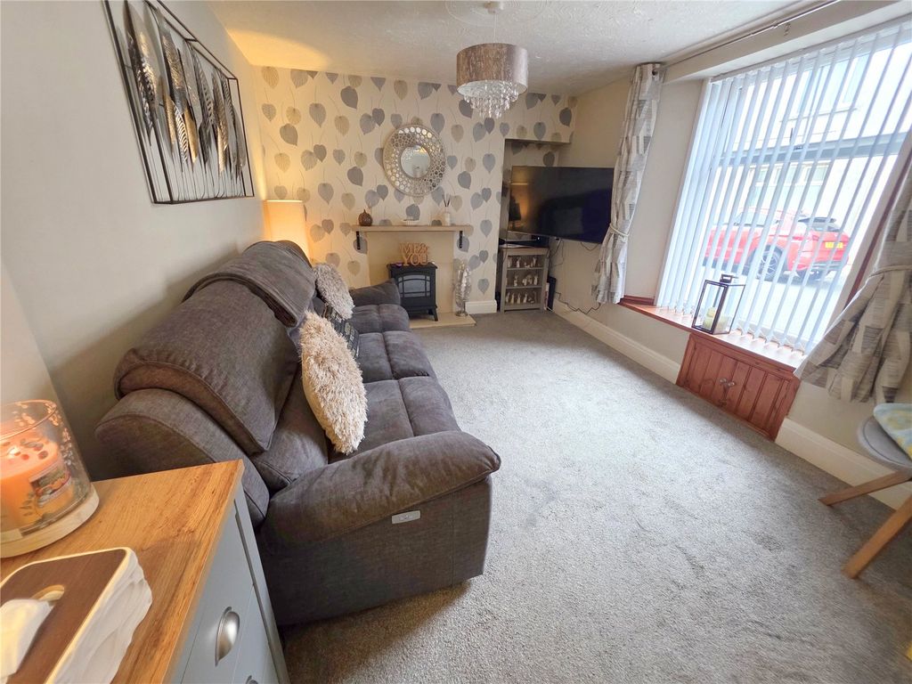 Property photo 2 of 20 Picture No. 11