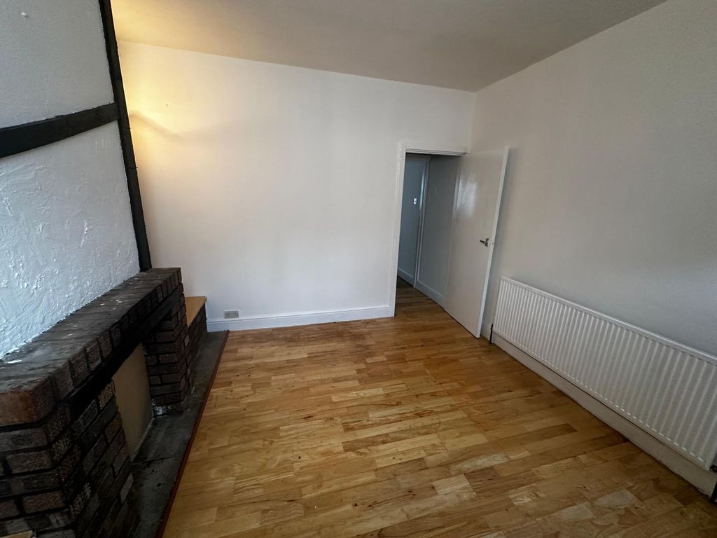 Property photo 3 of 28