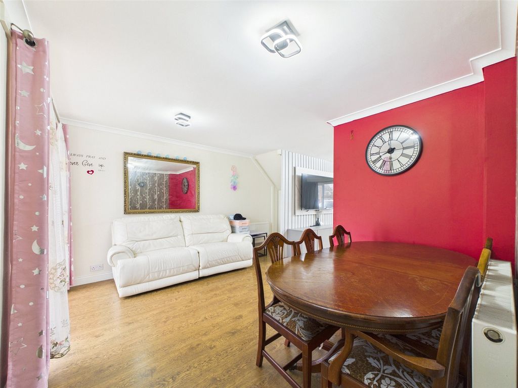 Property photo 3 of 16 Picture No. 13