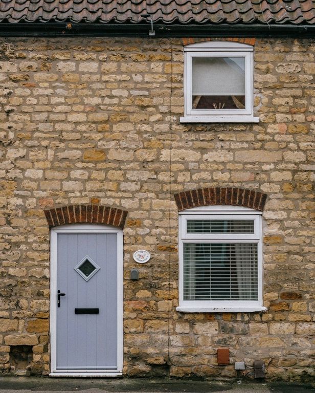 Property photo 1 of 12 Front