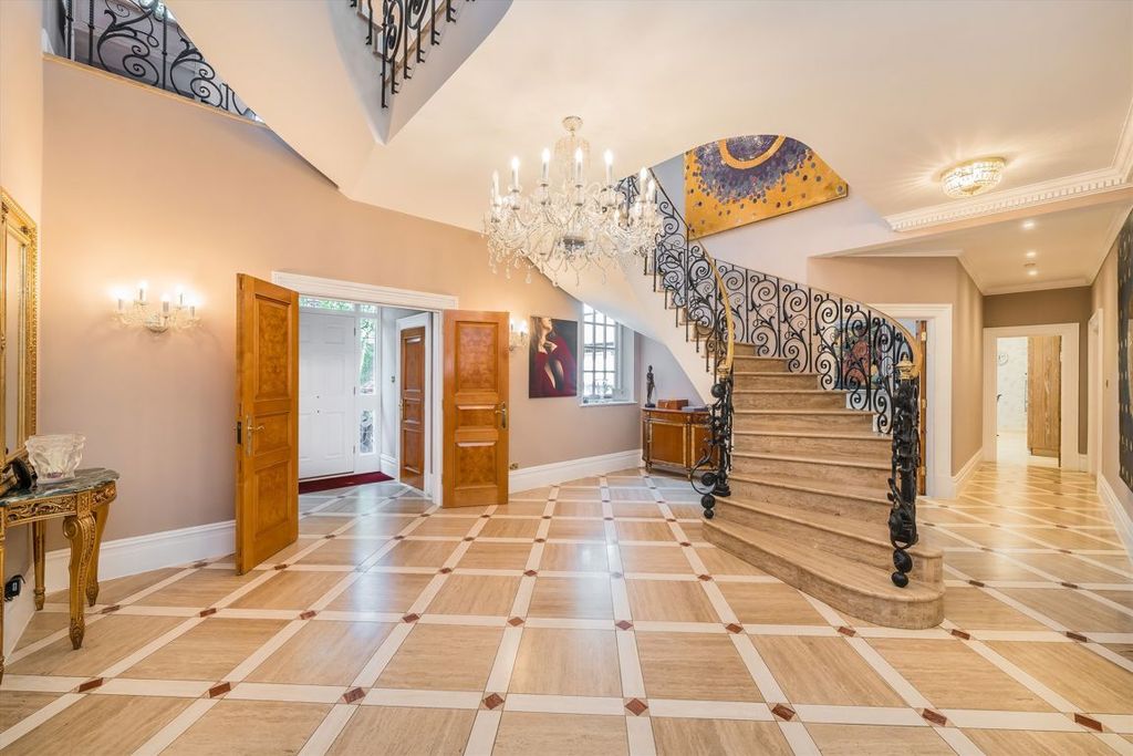 Property photo 2 of 14