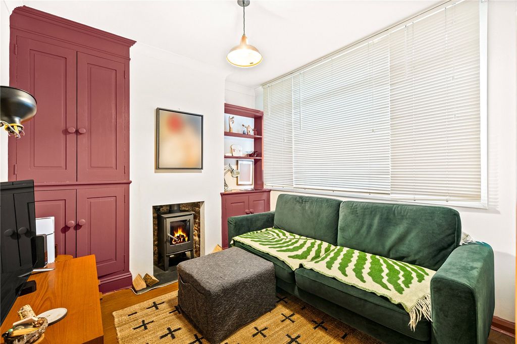 Property photo 2 of 15 Picture No. 19