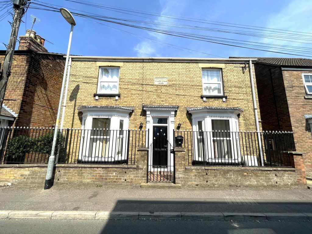 Property photo 2 of 34