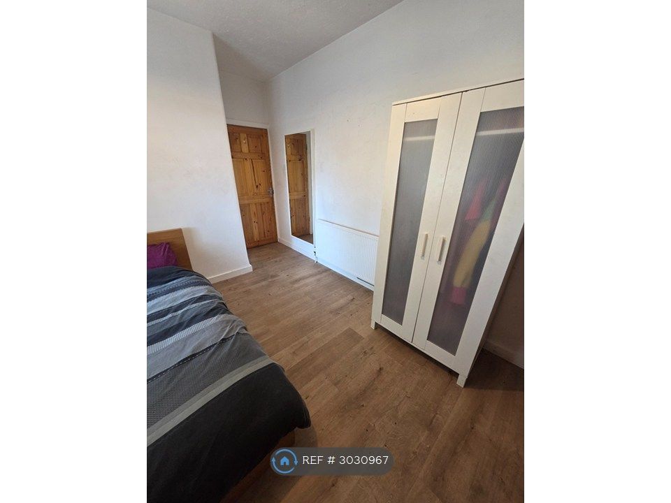 Property photo 2 of 12 Bedroom