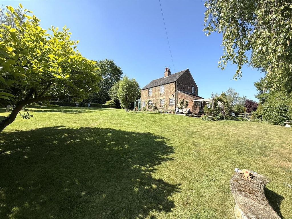 Property photo 1 of 22 The Cottage 5.Jpg