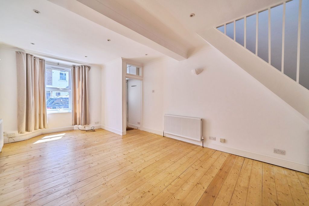 Property photo 2 of 16 Pbox-Img.Jpg