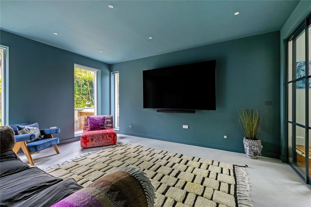 Additional image 18 of 6 bed detached house for saleHeath Road, Petersfield, Hampshire GU31