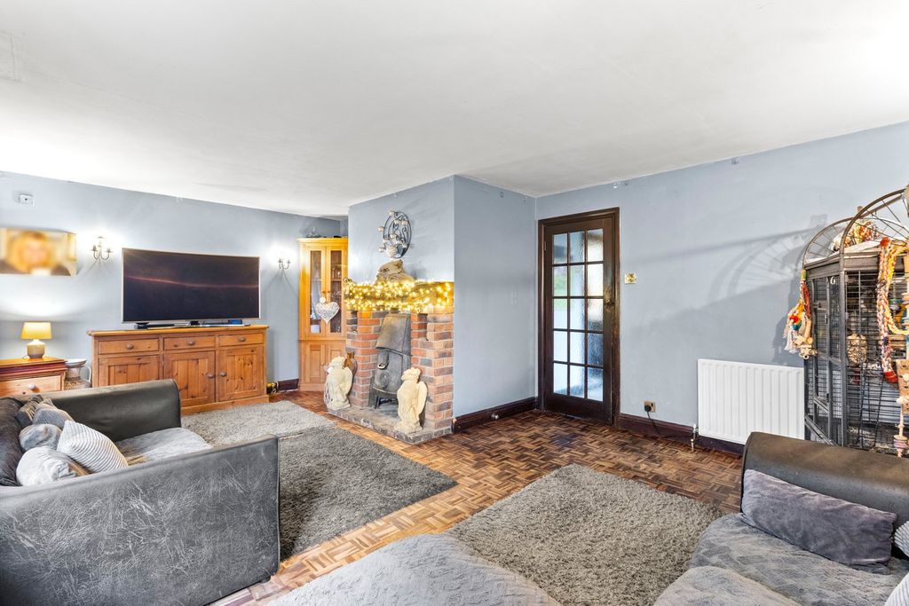 Property photo 2 of 34