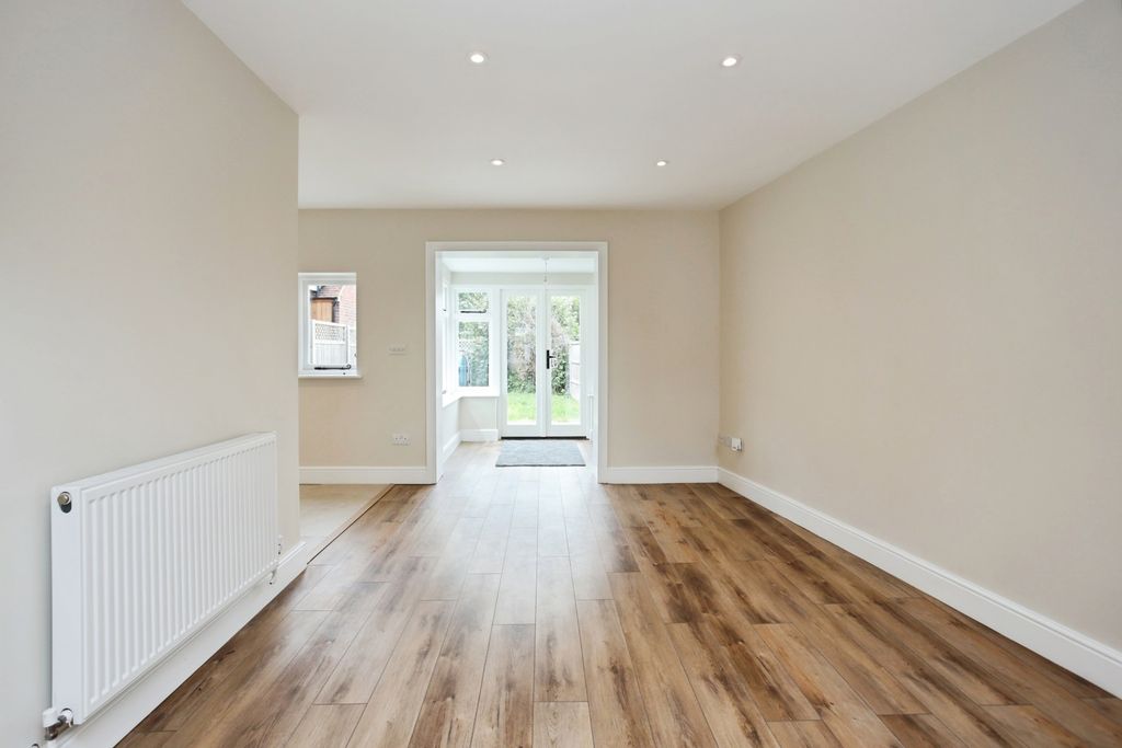 Property photo 3 of 15 Pbox-Img.Jpg