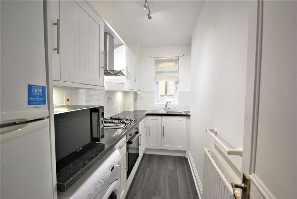 Property photo 3 of 6 Picture No. 18